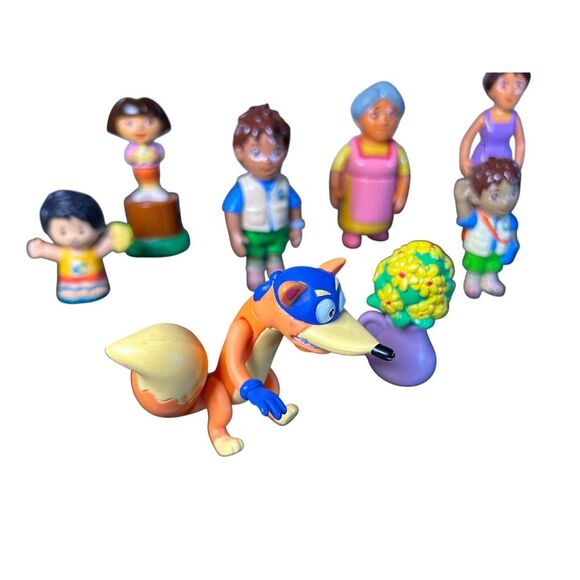 DORA THE EXPLORER FAMILY LOT Of 12 With Animals And Extras - Picture 6 of 7
